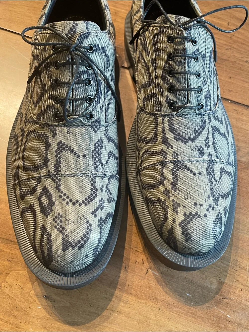 Clarks Men's Snake-Print Lace-Up Oxfords in Gray and Black